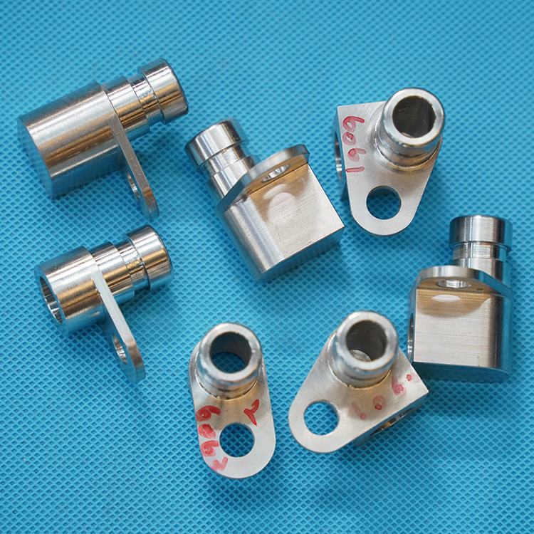 Các bộ phận phù hợp để xử lý máy công cụ CNC là gì?